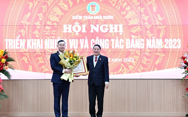 Ủy viên Ban Chấp hành Trung ương Đảng, Tổng Kiểm toán nhà nước Ngô Văn Tuấn vinh dự được Nhà nước trao tặng Huân chương Lao động hạng Nhất